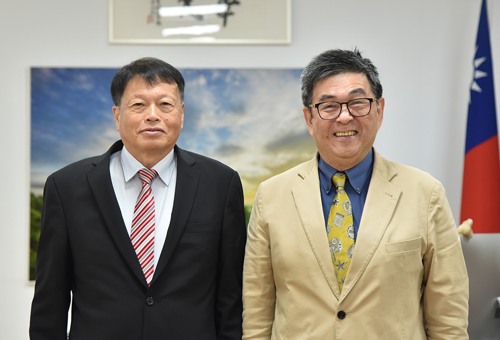 黃志誠董事長11/12(四)拜訪參觀華梵大學